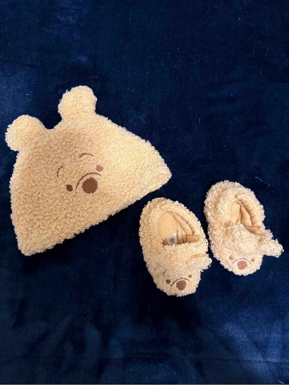 Winnie the Pooh Hat & Slipper Set